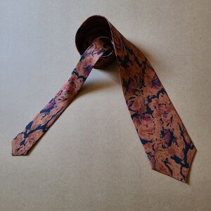 Floral Patterned Retro Tie